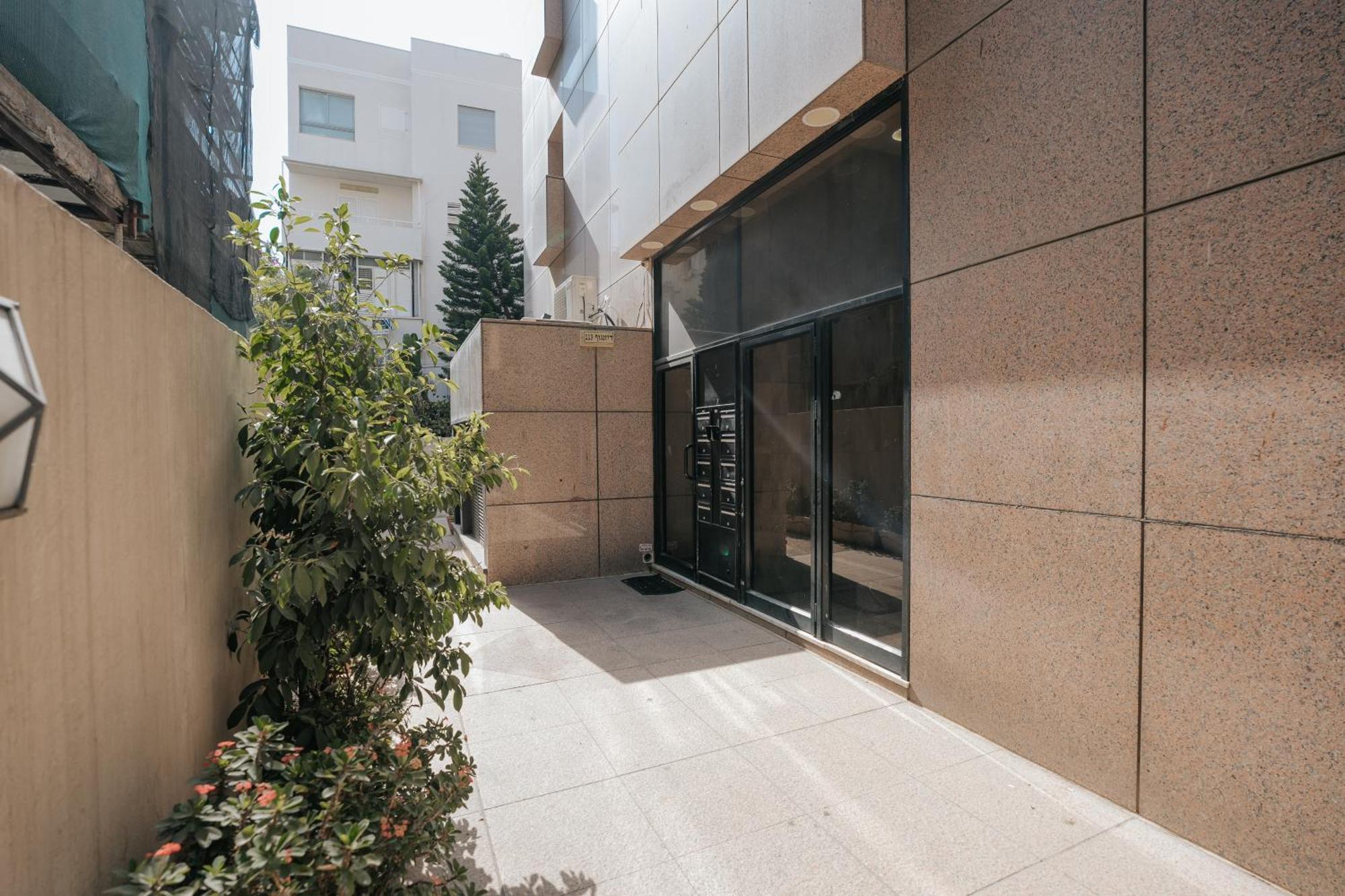 Meir Dizengoff Residence With Shelter Тел Авив Екстериор снимка